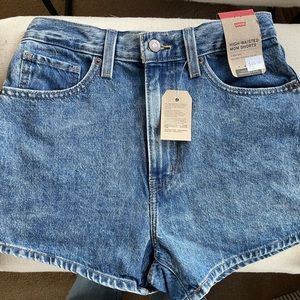 NWT Levis High Waisted Jean Shorts